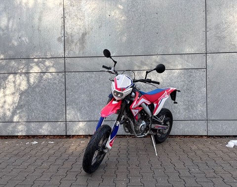 zum Vergrössern bitte anklicken!