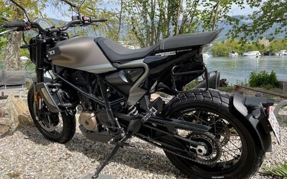 Motorrad Occasion Husqvarna Svartpilen 701 - Bild 5