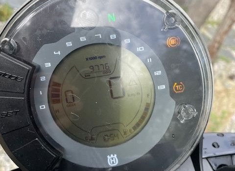 Motorrad Occasion Husqvarna Svartpilen 701 - Bild 6