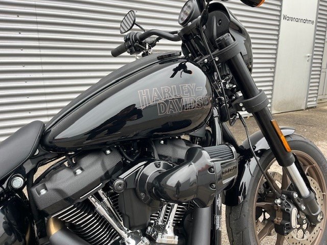 Harley-Davidson Softail Low Rider S FXLRS (Vivid Black) - Bild 3