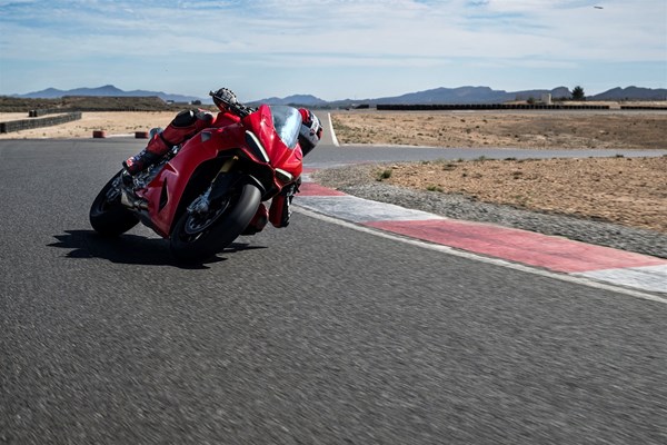 Ducati Panigale V2 S (rot) - Bild 6