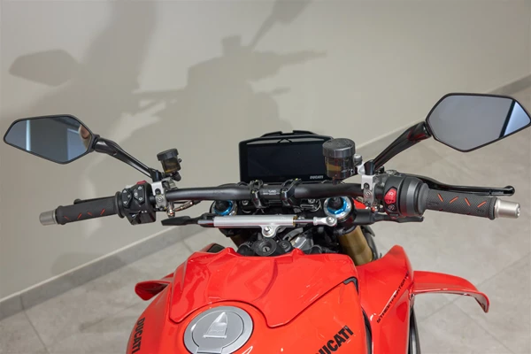 Ducati Streetfighter V4 S (rot) - Bild 5
