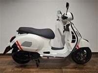 Vespa GTS 300 hpe Super Sport