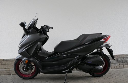 Neumotorrad Honda Forza 125