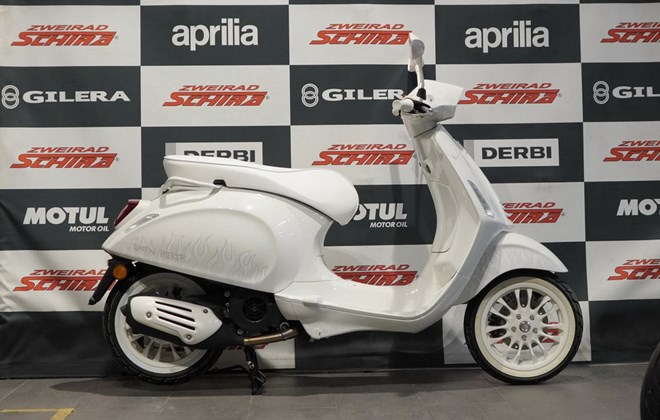 Vespa Sprint Justin Bieber X Vespa 50