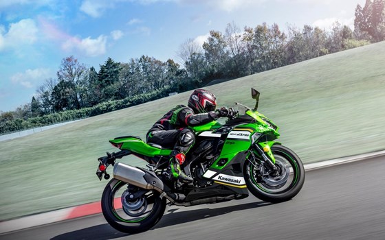 Neufahrzeug Kawasaki Ninja ZX-4RR - Bild 7