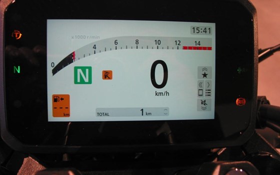 Neufahrzeug Honda CB650R E-Clutch - Bild 12