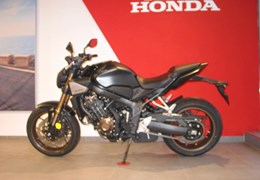 Neumotorrad Honda CB650R E-Clutch