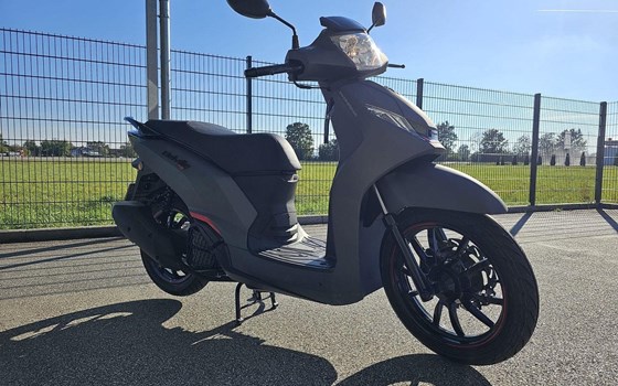 Gebrauchtmotorrad Peugeot Belville 125 RS - Bild 2 Gebrauchtmotorrad Peugeot Belville 125 RS - Bild 2
