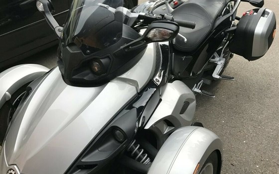 Gebrauchtmotorrad Can-Am Spyder RS - Bild 2