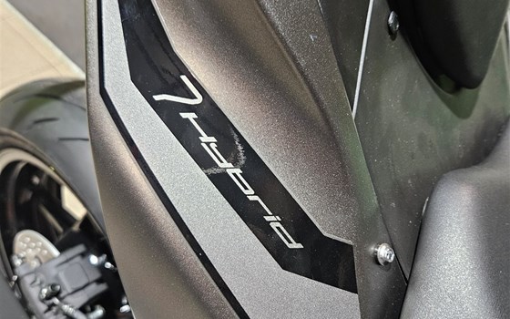 Gebrauchtmotorrad Kawasaki Z7 Hybrid - Bild 1