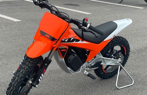 Neumotorrad KTM SX-E 2