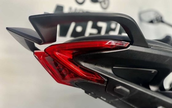 Gebrauchtmotorrad MV Agusta Turismo Veloce 800 Lusso - Bild 9