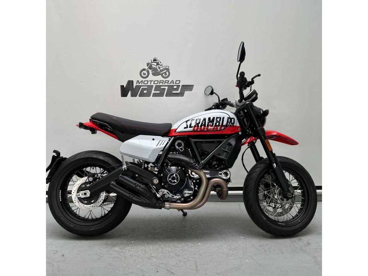 Ducati Scrambler Urban Motard 
