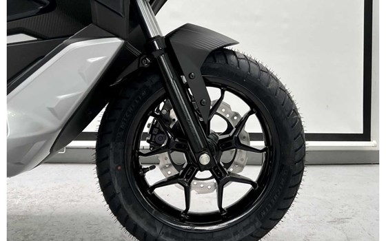 Neufahrzeug Aprilia SR GT ABS 125 - Bild 2