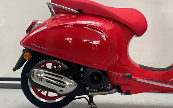 Neufahrzeug Vespa Primavera 125 RED - Bild 2
