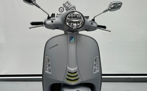 Neufahrzeug Vespa GTS 300 Super Tech - Bild 4