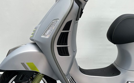Neufahrzeug Vespa GTS 300 Super Tech - Bild 7