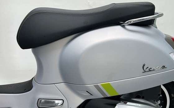 Neufahrzeug Vespa GTS 300 Super Tech - Bild 8