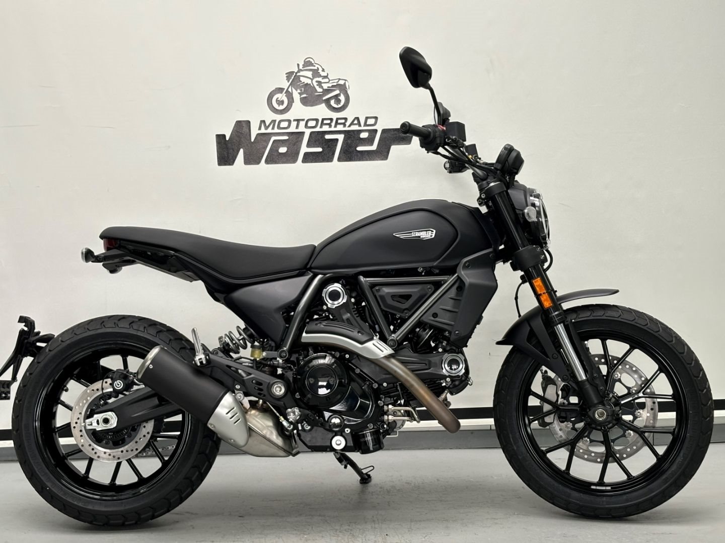 Ducati Scrambler Icon Dark 