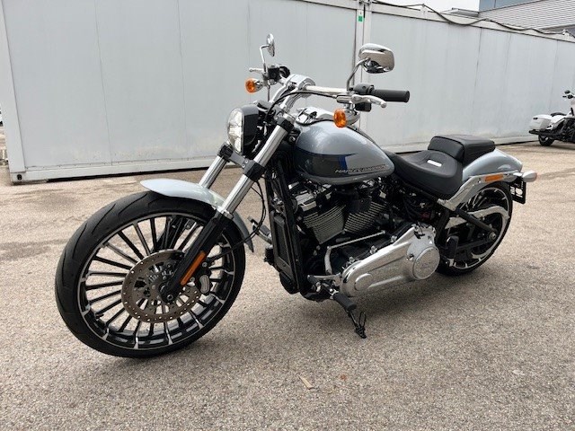 Harley-Davidson Softail Breakout FXBR (Atlas Silver Metallic) - Bild 10