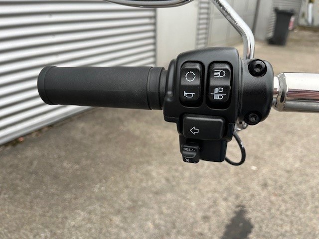 Harley-Davidson Softail Breakout FXBR (Atlas Silver Metallic) - Bild 11