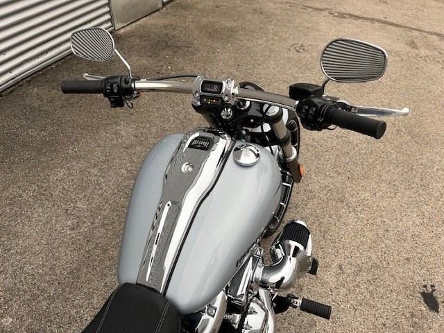 Harley-Davidson Softail Breakout FXBR (Atlas Silver Metallic) - Bild 5