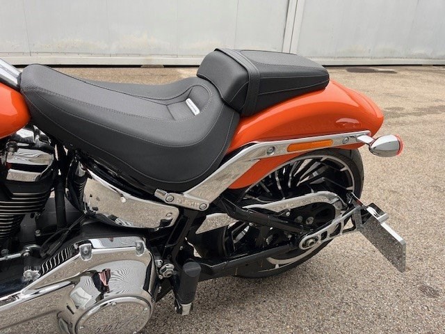 Harley-Davidson Softail Breakout FXBR (Baja Orange) - Bild 11