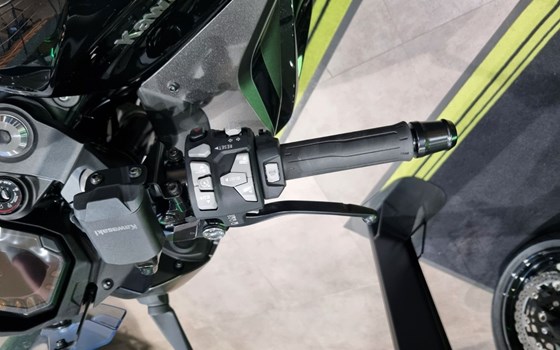 Neufahrzeug Kawasaki Ninja 1100SX SE - Bild 4