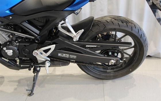 Gebrauchtmotorrad Honda CB125R - Bild 10