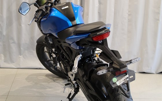 Gebrauchtmotorrad Honda CB125R - Bild 11