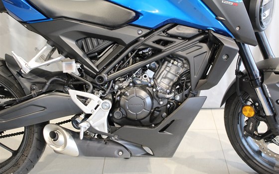 Gebrauchtmotorrad Honda CB125R - Bild 3