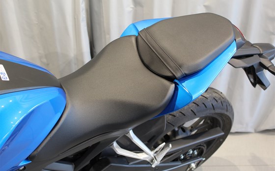 Gebrauchtmotorrad Honda CB125R - Bild 8