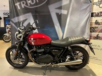 Triumph Street Twin