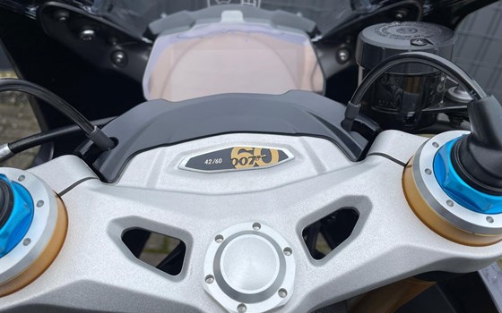 Gebrauchtmotorrad Triumph Speed Triple 1200 RR James Bond Edition - Bild 3