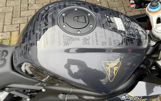 Gebrauchtmotorrad Triumph Speed Triple 1200 RR James Bond Edition - Bild 7