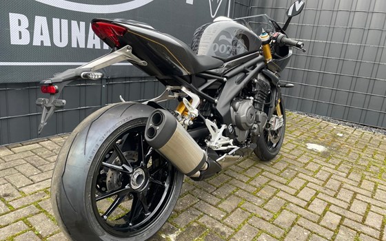 Gebrauchtmotorrad Triumph Speed Triple 1200 RR James Bond Edition - Bild 8