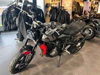 Gebrauchtmotorrad Triumph Trident 660