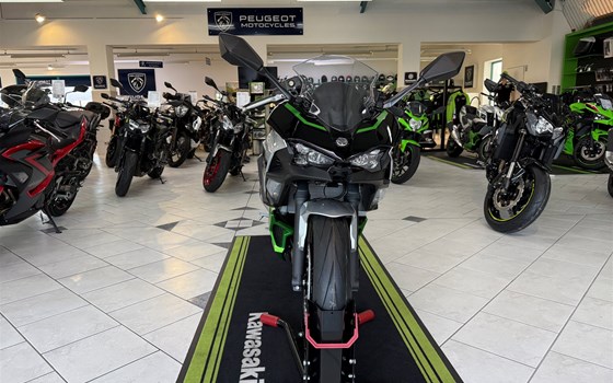 Neufahrzeug Kawasaki Ninja 7 Hybrid - Bild 5