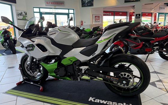 Neufahrzeug Kawasaki Ninja 7 Hybrid - Bild 11