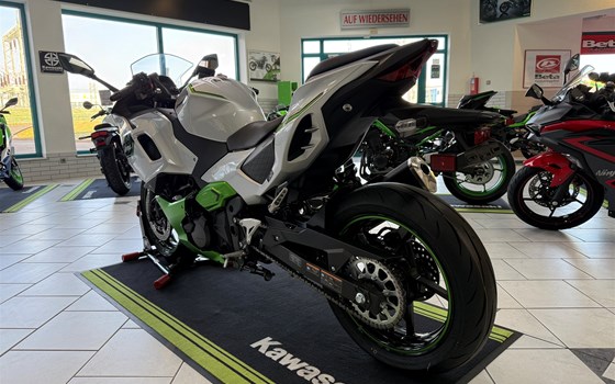 Neufahrzeug Kawasaki Ninja 7 Hybrid - Bild 12