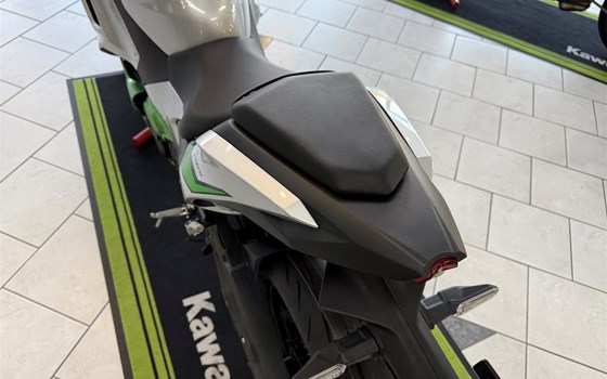 Neufahrzeug Kawasaki Ninja 7 Hybrid - Bild 15