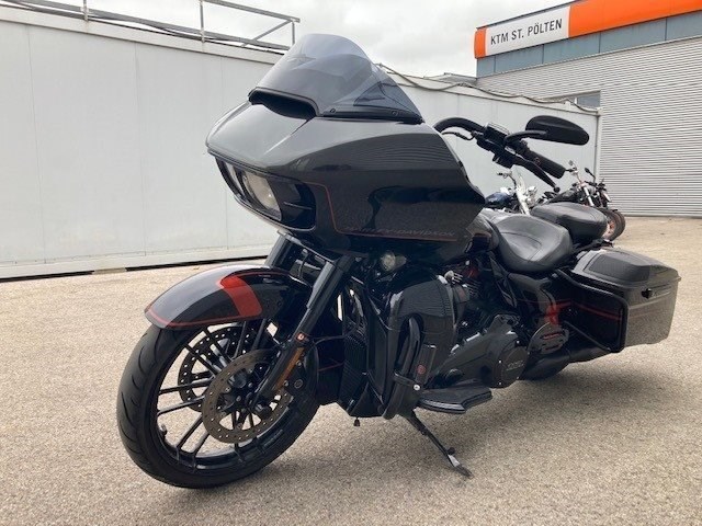 Harley-Davidson CVO Road Glide FLTRXSE (Black Earth/Vivid Black) - Bild 13