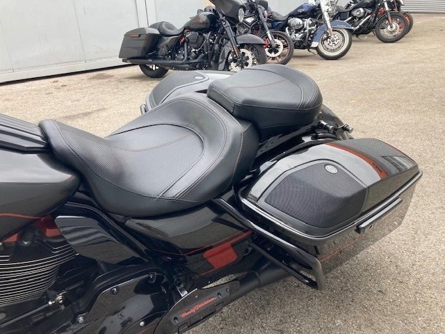 Harley-Davidson CVO Road Glide FLTRXSE (Black Earth/Vivid Black) - Bild 14