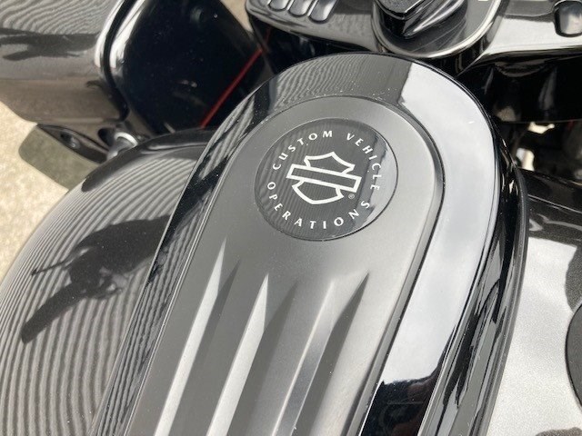 Harley-Davidson CVO Road Glide FLTRXSE (Black Earth/Vivid Black) - Bild 15