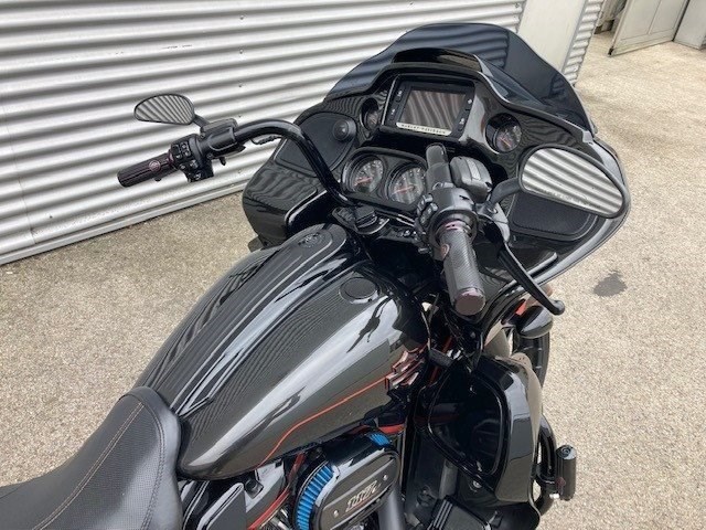 Harley-Davidson CVO Road Glide FLTRXSE (Black Earth/Vivid Black) - Bild 8