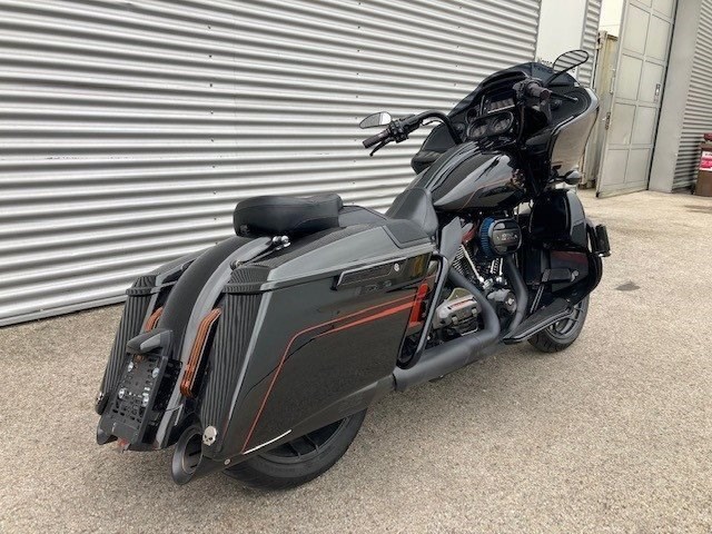 Harley-Davidson CVO Road Glide FLTRXSE (Black Earth/Vivid Black) - Bild 9