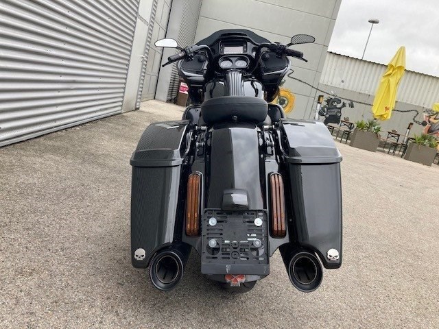 Harley-Davidson CVO Road Glide FLTRXSE (Black Earth/Vivid Black) - Bild 10