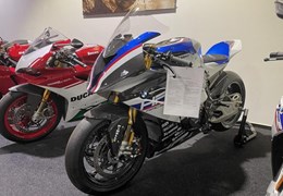 Neumotorrad BMW HP4 RACE