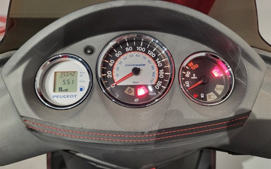 Gebrauchtmotorrad Peugeot Geopolis 400 RS Premium - Bild 6